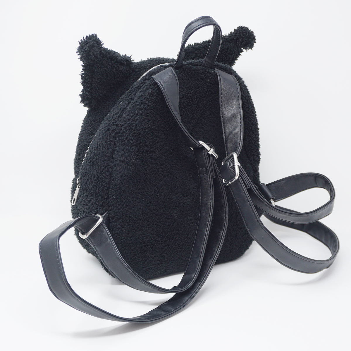 black fluffy mini backpack No Tags) Loungefly Kuromi Mini Fuzzy Backpack