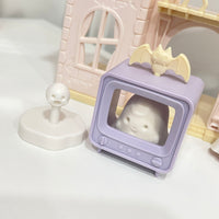 Spooky Surprise House with Spookie the Ghost - Halloween - Calico Critters - Ghost Kitty